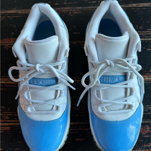 Air Jordan retro 11 low sneakers, university blue women's US size 5.5 Y - Picture 3 of 7